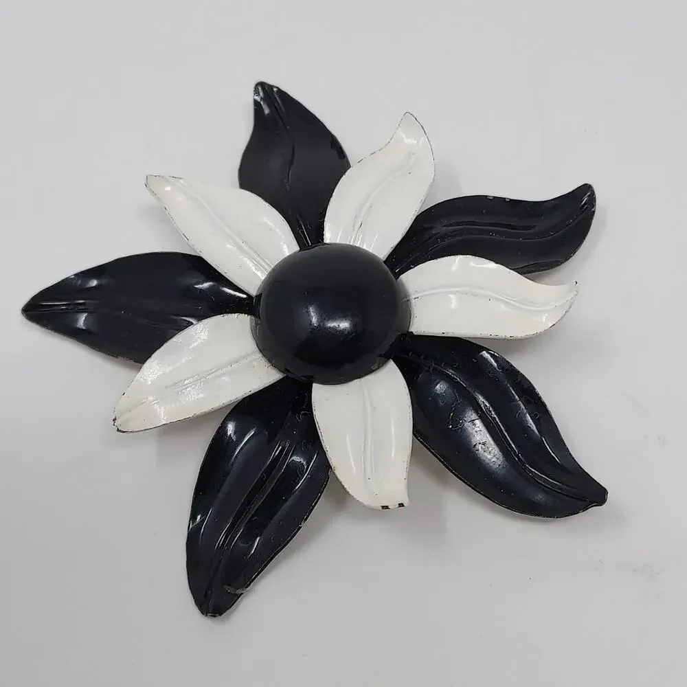 Vintage Brooch Mod Enamel Flower Black White Midcentury 1960s Pop Art 3